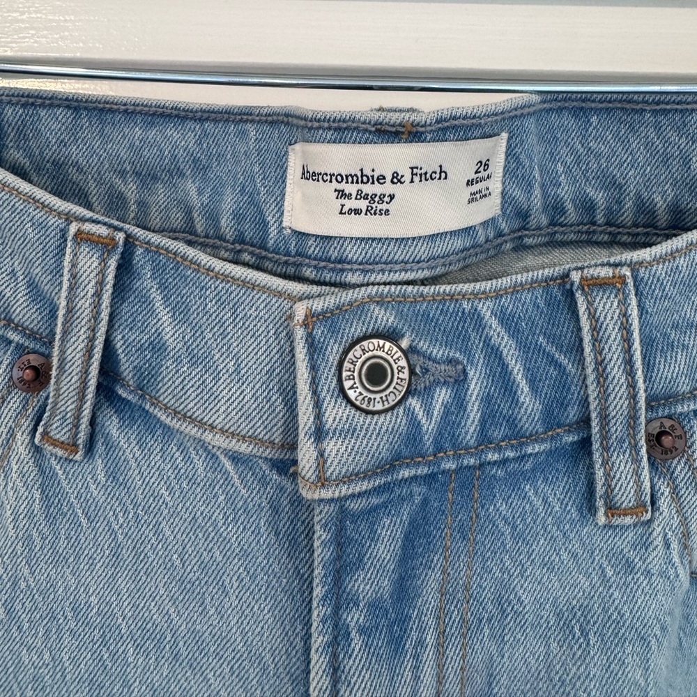 Abercrombie & Fitch Light Blue Baggy Jeans - Picture 2 of 5